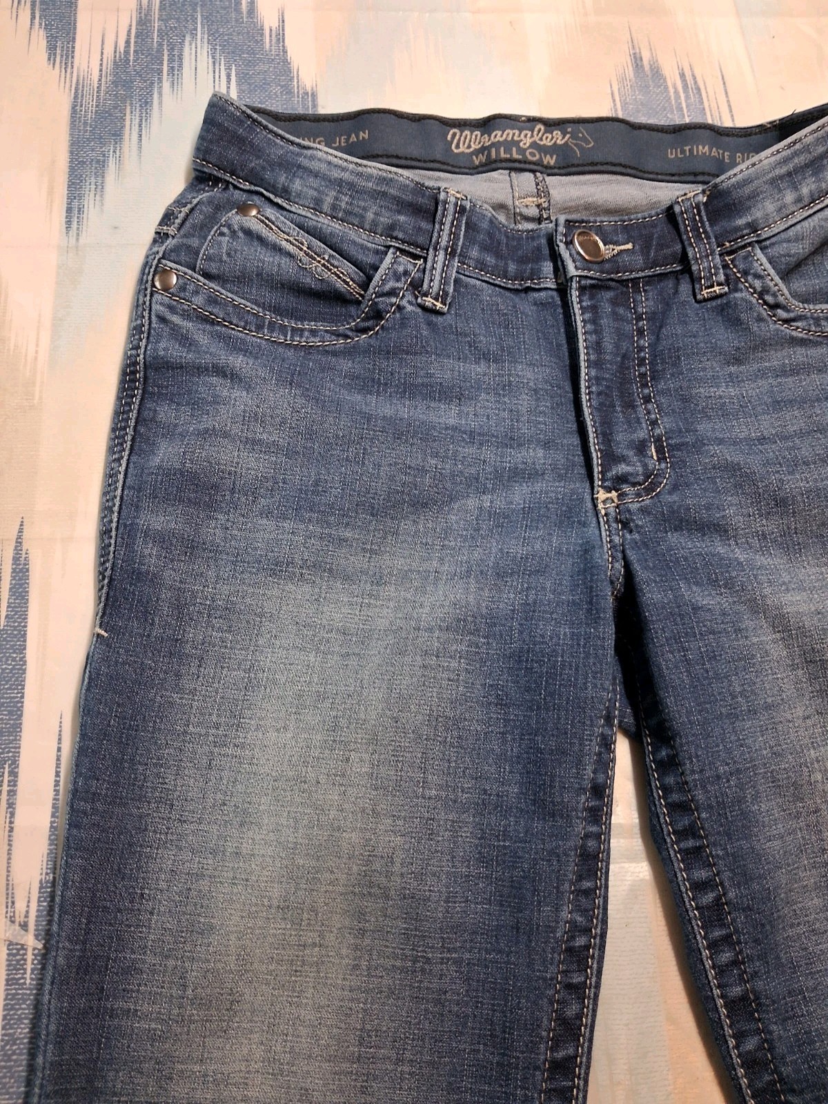 Wrangler Willow Ultimate Riding Jeans Measure 28×31 Boot Cut Medium Wash