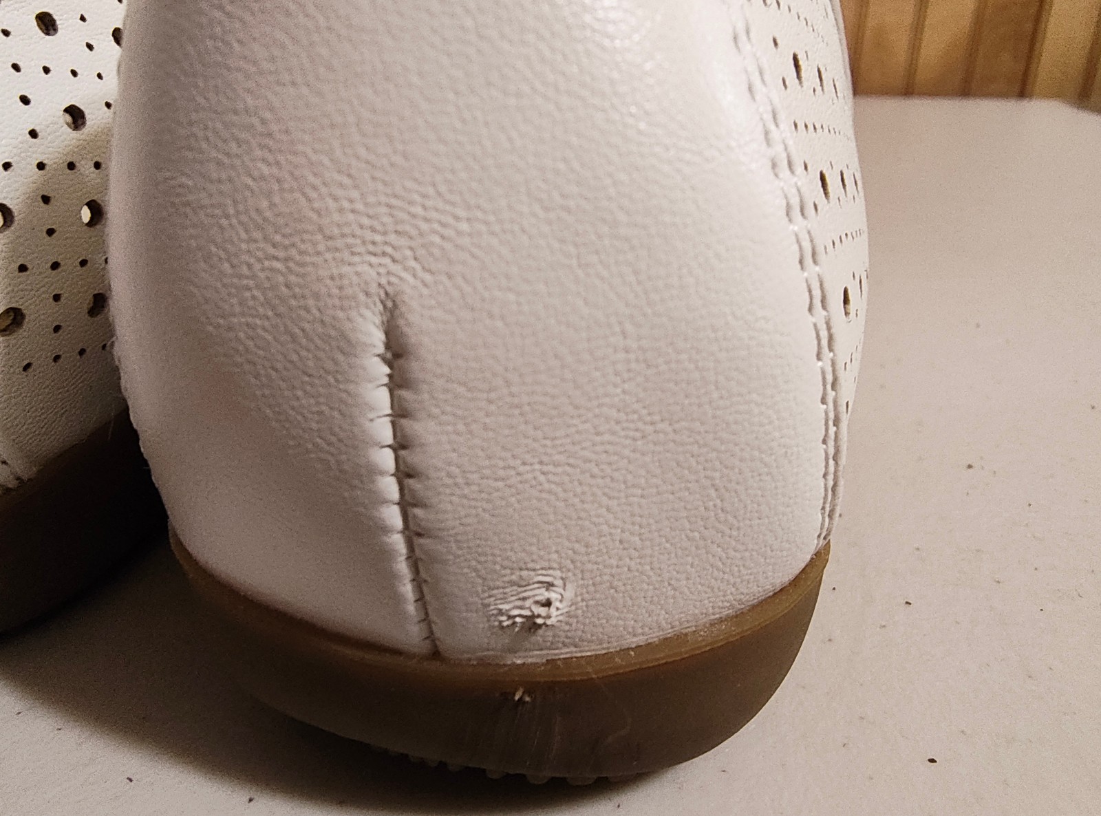 Mountain Sole by White Mountain Cliffs Cheryl Flats White Size 7
