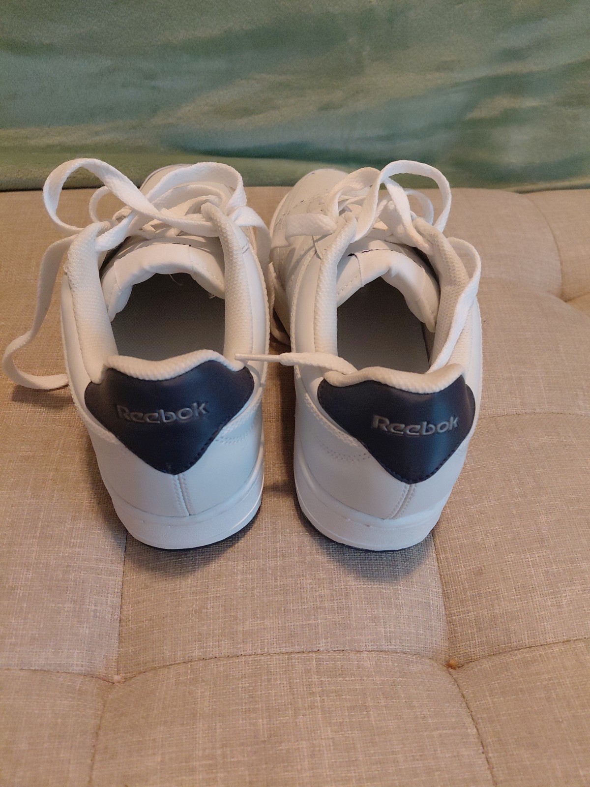 Reebok Men’s Classic Leather Sneakers Size 10.5