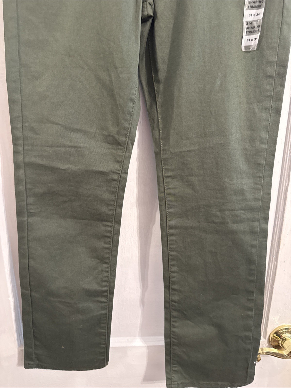 LEVIS 314 SHAPING STRAIGHT JEANS HYPERSOFT MID RISE SIZE 31 X 30. NEW $69.50