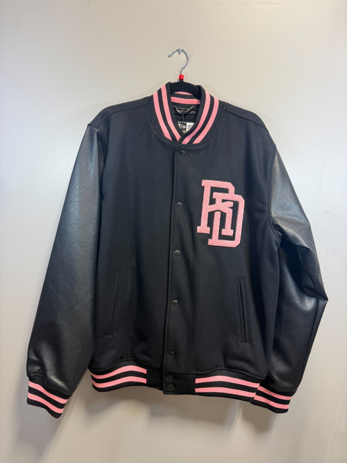 [Clothing Sample] Men’s Dominican Republic Varsity Jacket: Large