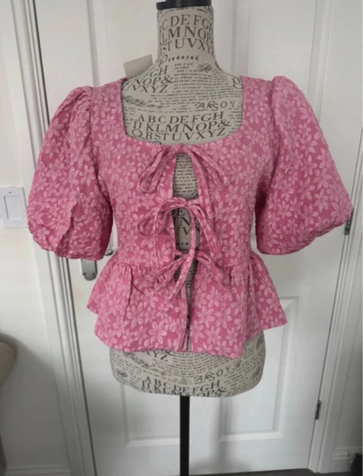 Pink – Tie Detail Floral Embossed Peplum Top L/XL uk 12-14 BNWT