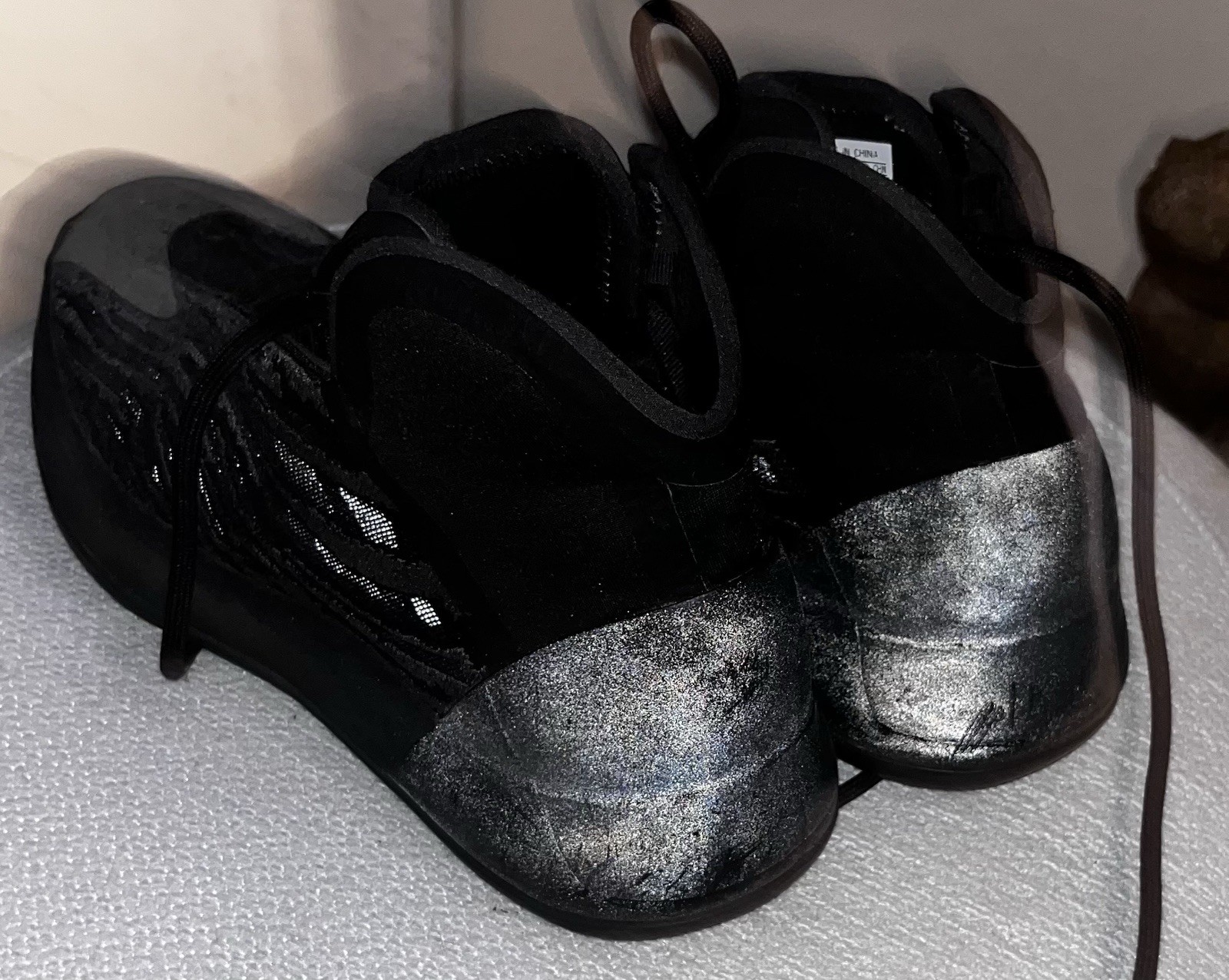 adidas Yeezy QNTM Onyx