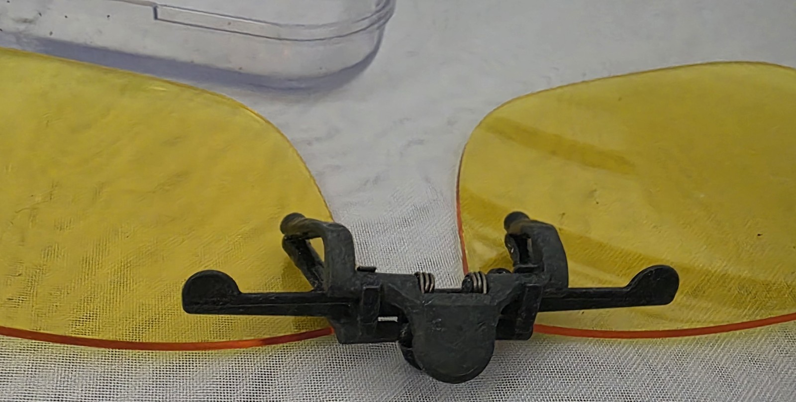 Shade Control Polycarbonate Clip On Yellow Lenses 47 mm High 131 mm Wide