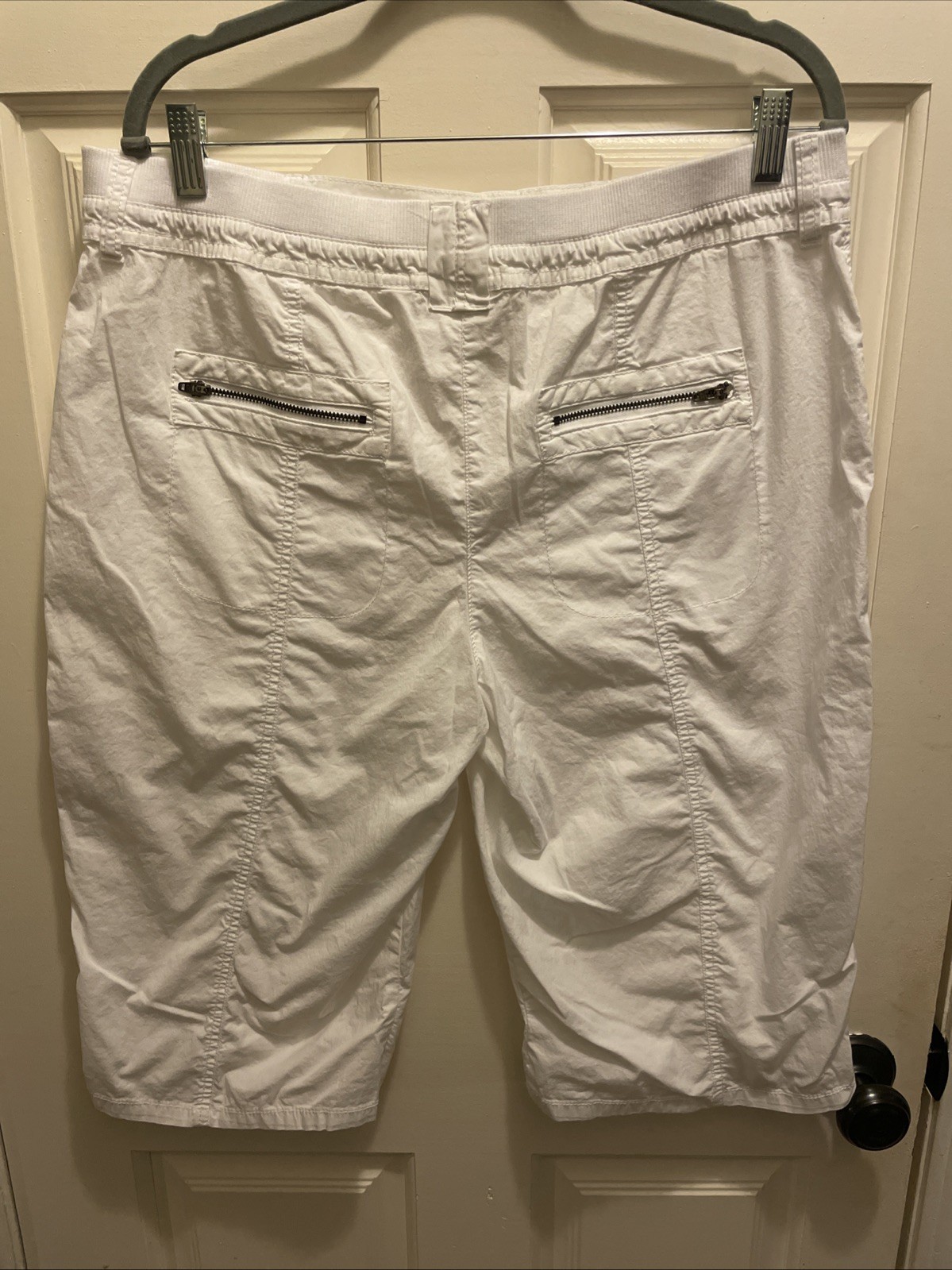 Vintage Chico’s White Roll Up Or Down Bermuda Shorts Lightweight Size 2