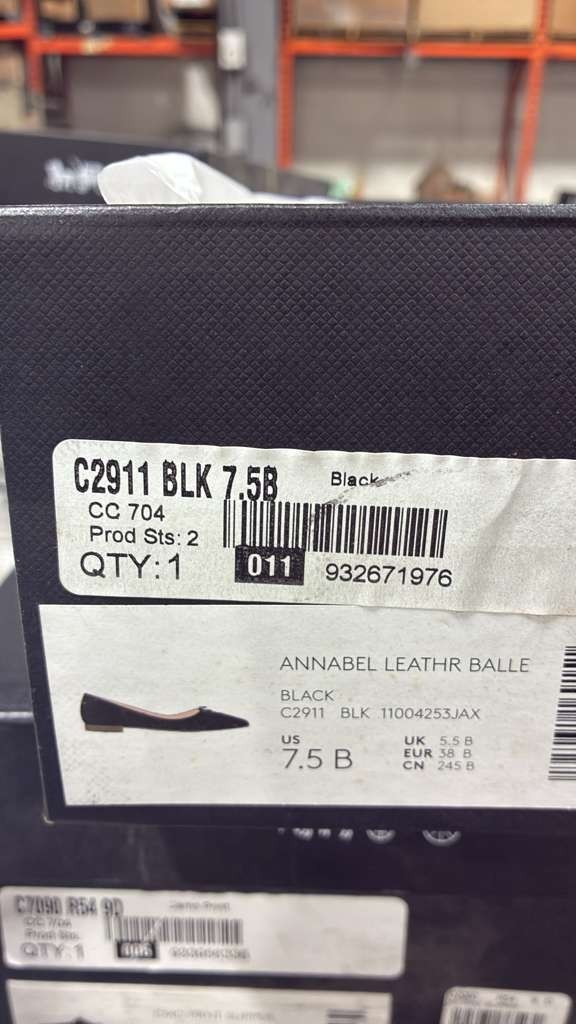 Coach Women’s C2911 Annabel Leather Ballet. Size 7.5 B Color Black see pictures