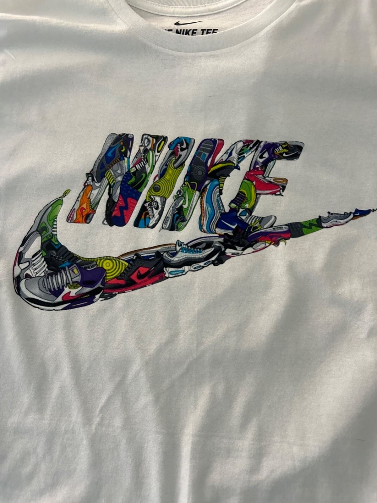 Nike Men’s Graphic T-Shirt Multiple Sizes & Colors Athletic Casual Crew Neck Sho