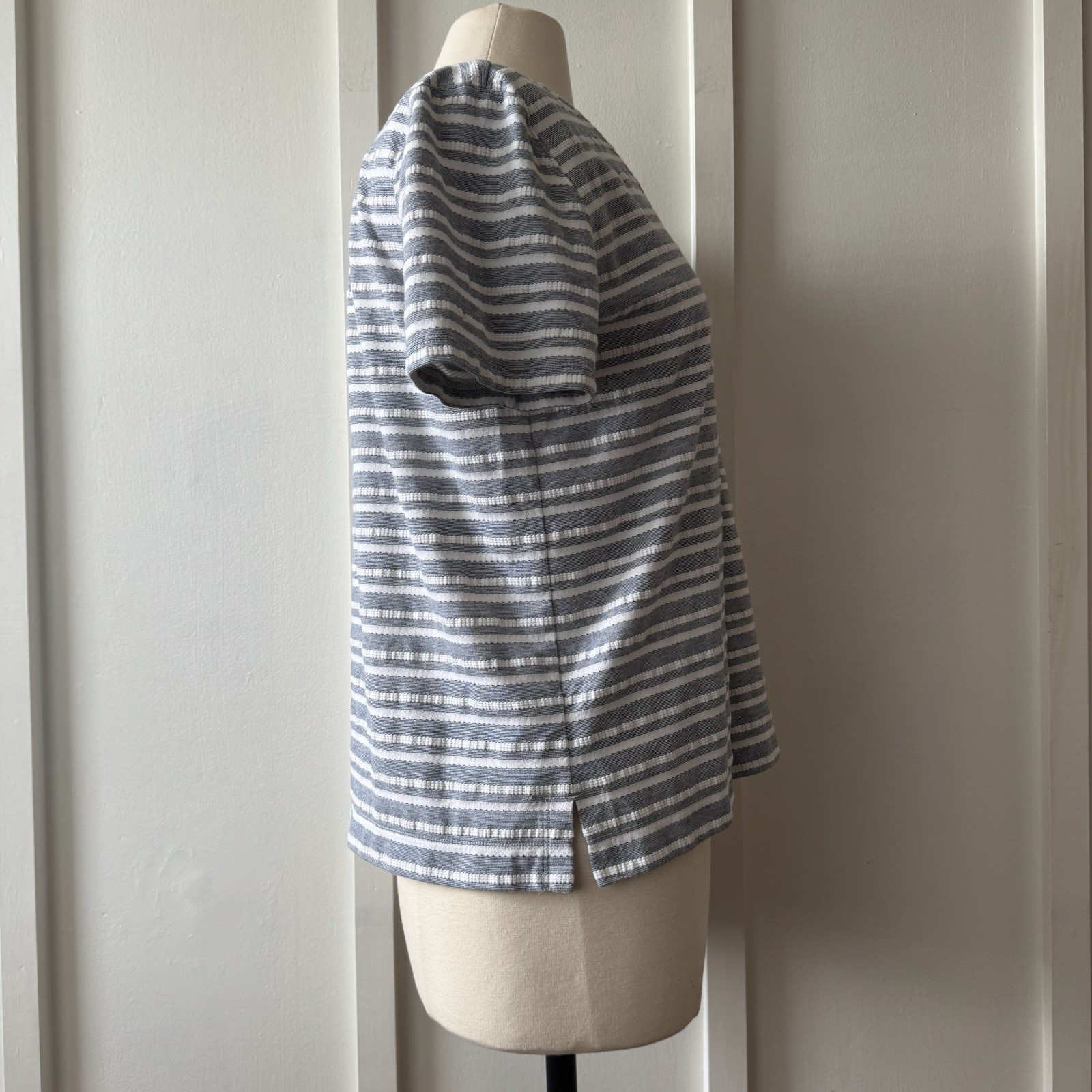 Loft Blue/Gray And White Textured Stripe V-Neck Tee Size Medium