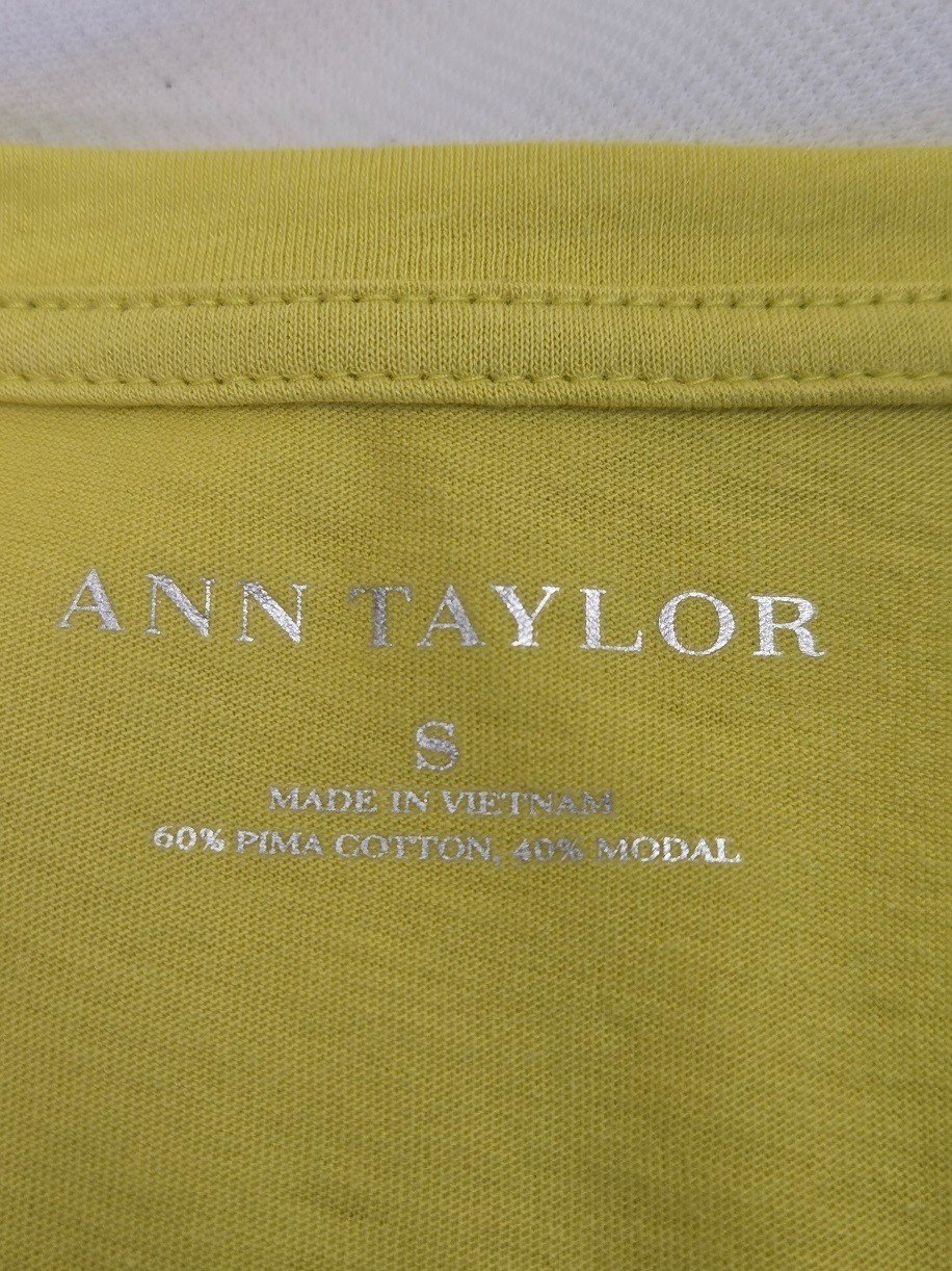 NWT Ann Taylor Yellow V-Neck cap sleeve women’s Stretch T-Shirt Size S