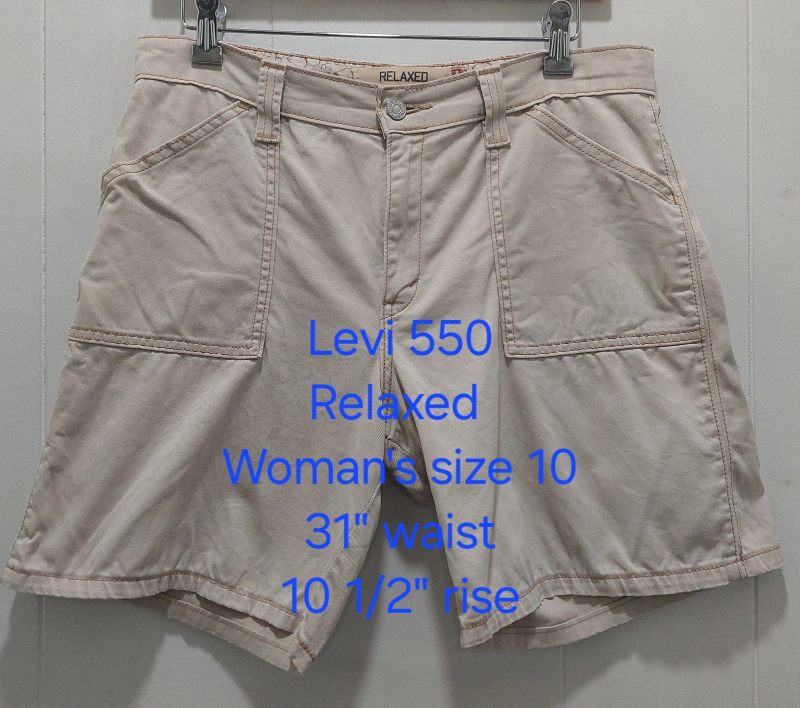 Levis Shorts Women’s Size 10 Khaki Bermuda 550 Relaxed, 31″ W, 10 1/2″ Mid-Rise