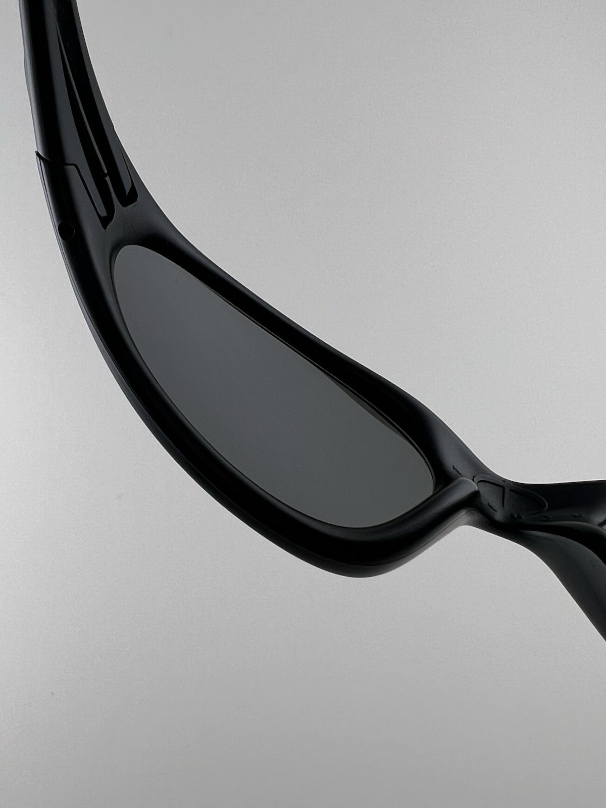 Oakley Minute 1.0 Matte Black Frame Black Iridium Lens 04-081 XX RARE