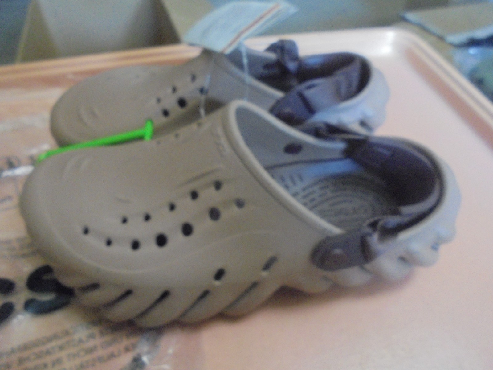 New Crocs Clogs Men’s 6 Women’s 8 Latte Designed in Colorado