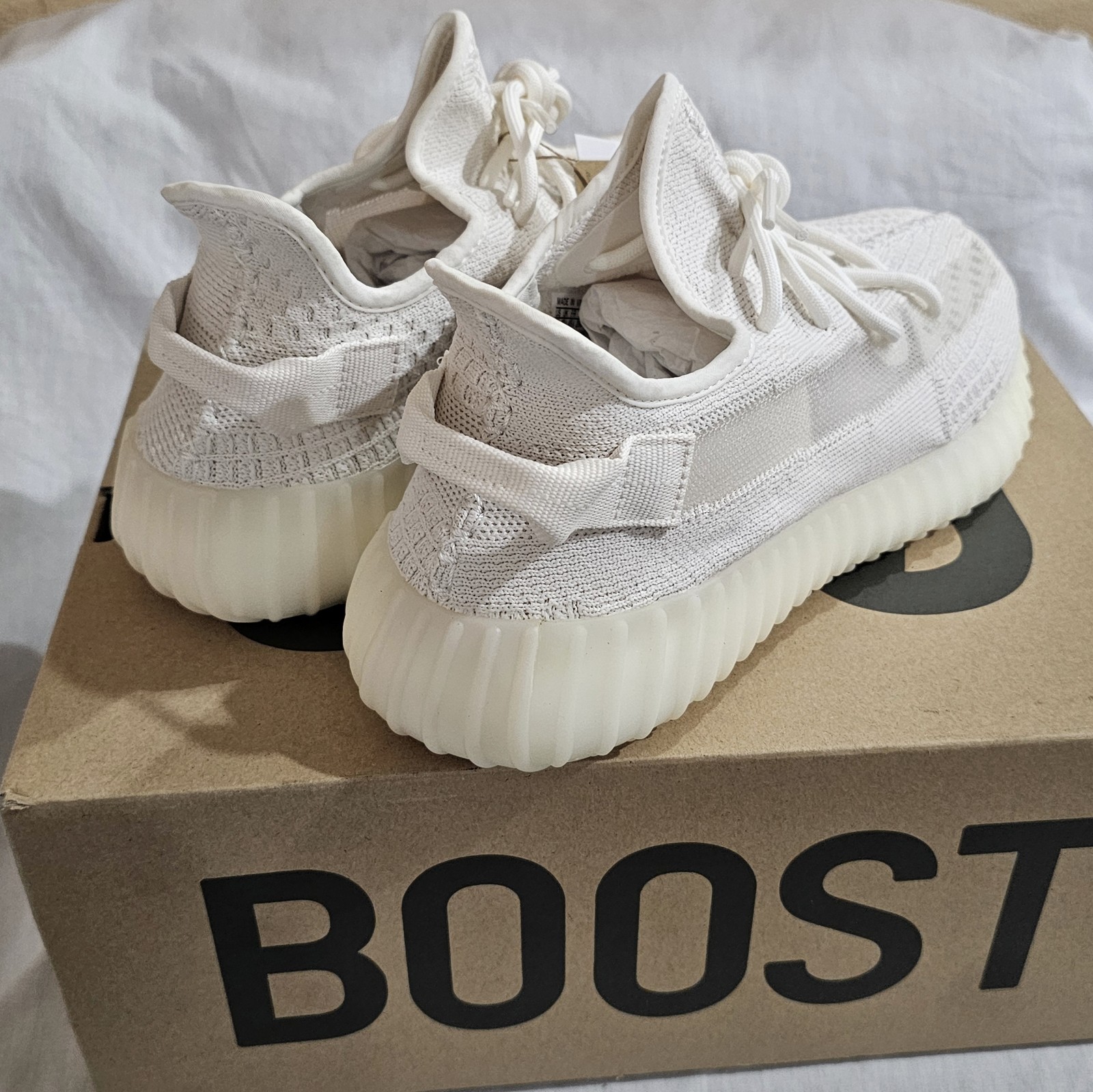 *NIB/DEADSTOCK* adidas Yeezy Boost 350 V2 “Bone” (HQ6316) Size US 11