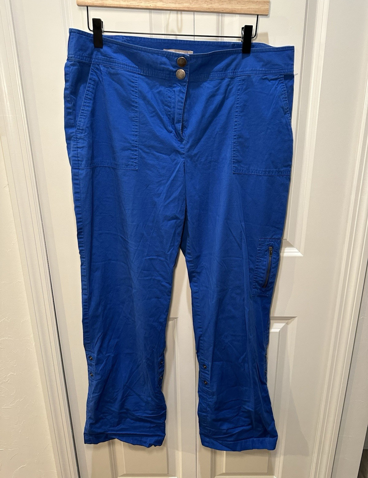 Chico’s Women’s Blue Solid Cropped Pants Button Closure Regular 27in Inseam