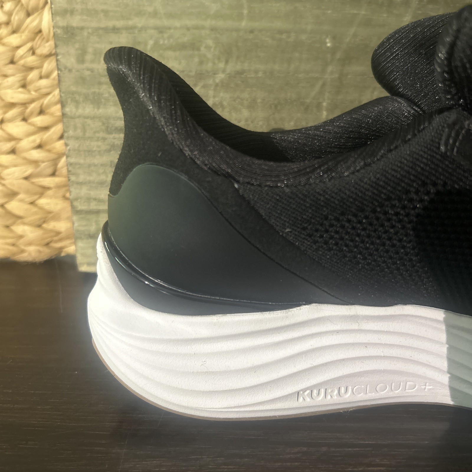 Kuru Atom 2 Womens Size 9 M Black Athletic Running Walking Sneakers Flawed