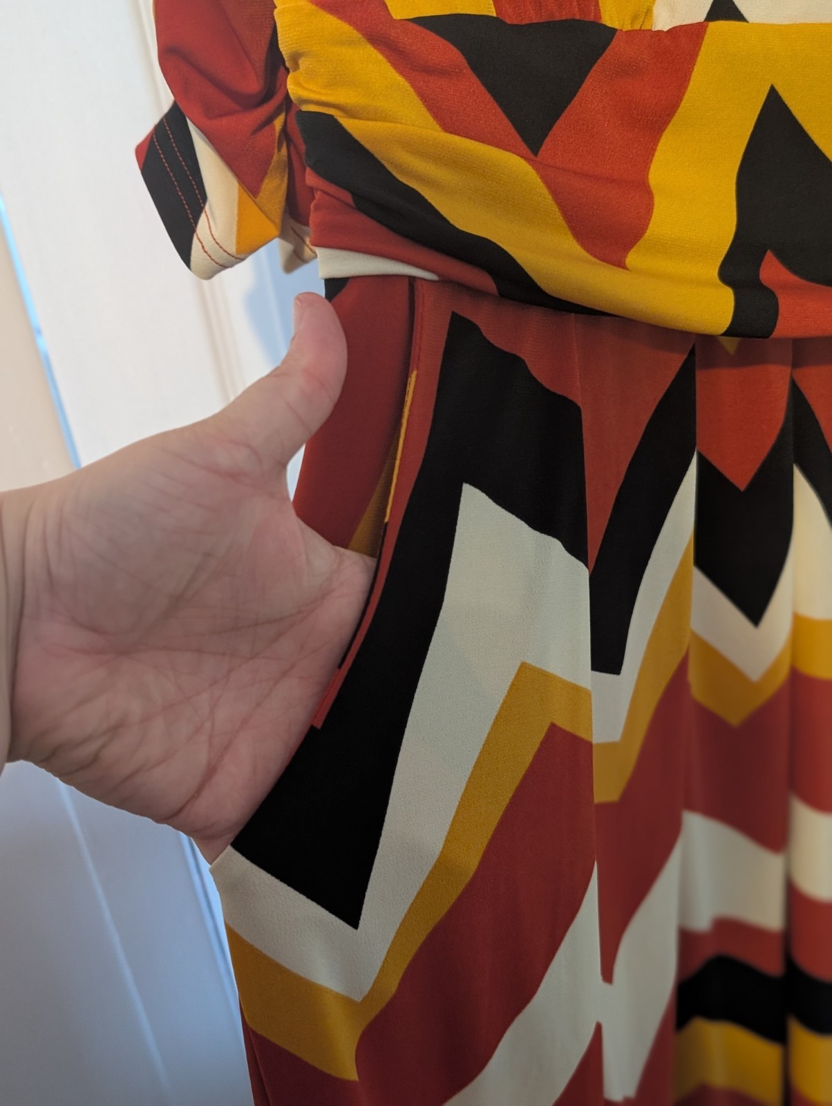 Jolie Moi Bold Chevron Print Midi Dress Size 18 Ruched Sleeve Pockets Retro 70s