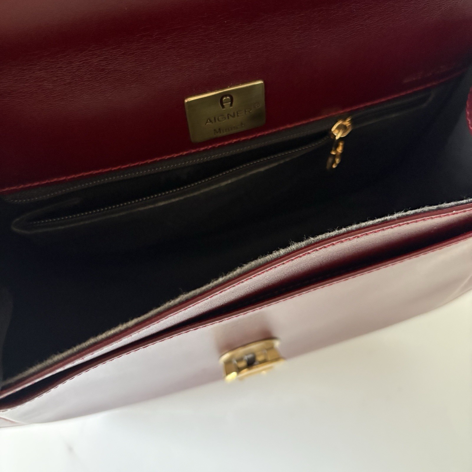 Authentic vintage AIGNER Handbag Leather Burgandy From Japan 0955