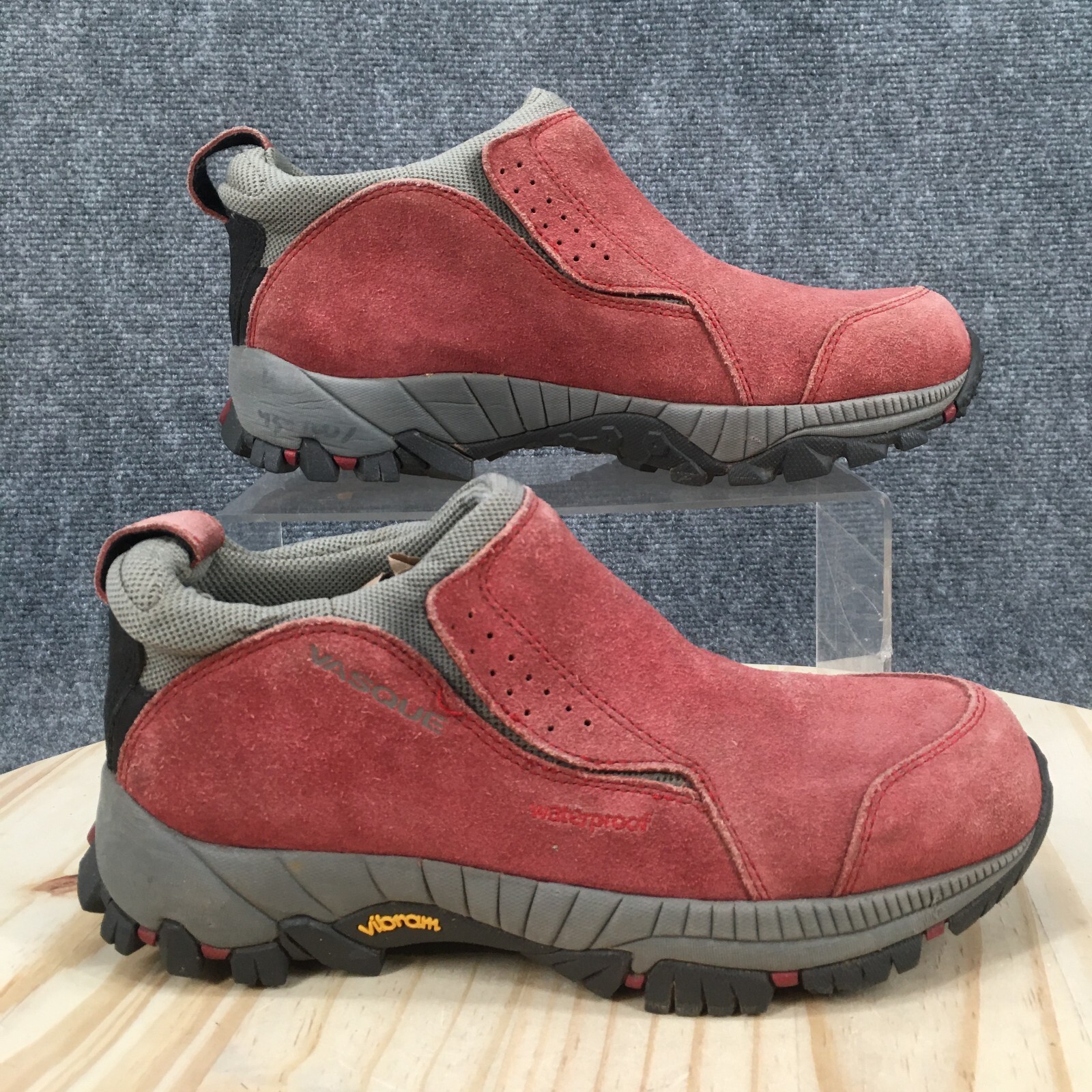 Vasque Shoes Womens 7 M Thinsulate Waterproof Vibram Sneakers Red Suede Slip On