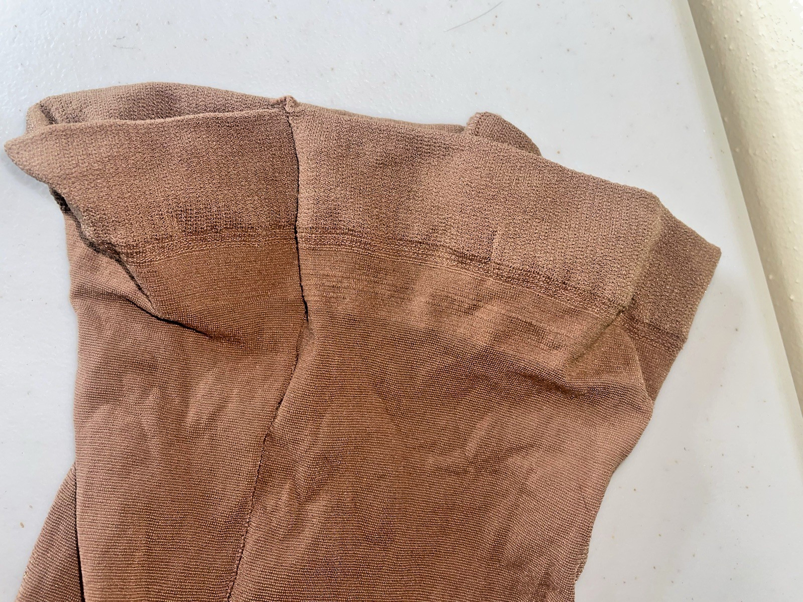 NWOB NEW Footless 1 Pair Size Average Suntan Stockings Tights