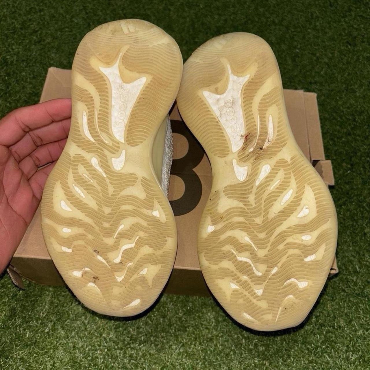 adidas Yeezy Boost 380 Calcite Glow Yellow Low Top Men’s Lace-Up GZ8668