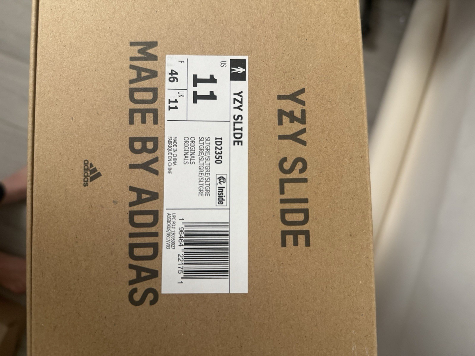 adidas Yeezy YZY Slide ID2350 Men’s Gray Comfort Rubber Sandals Size 11