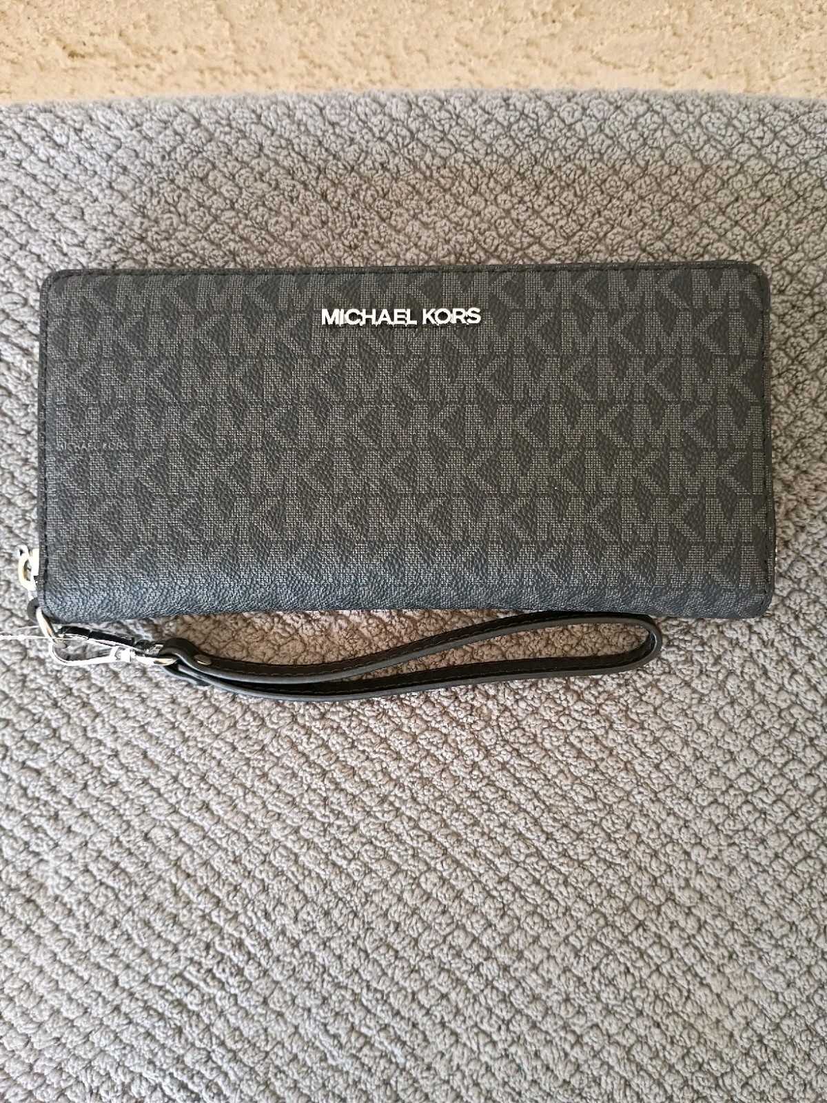 Michael Kors Jet Set Travel Large Continental Wallet Black/Grey Logo – New