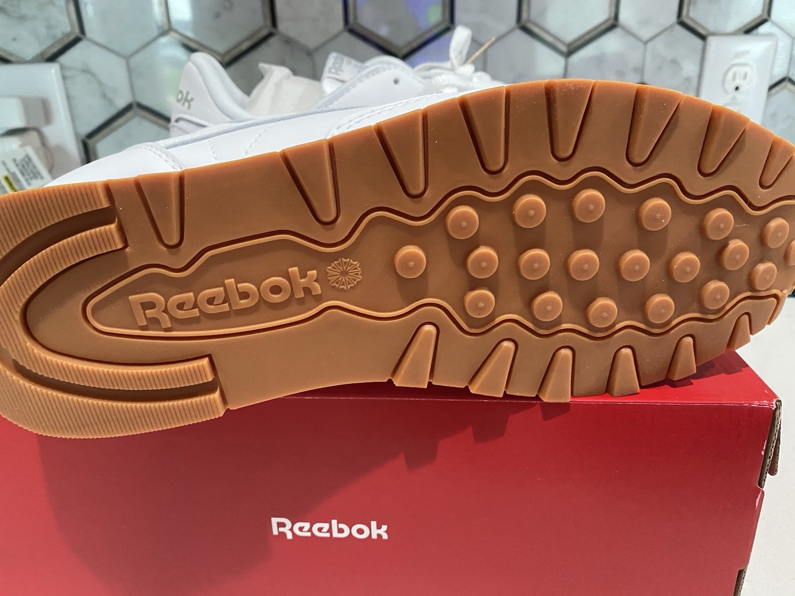 NEW Mens Reebok Classic Leather Sneakers Shoes, size 11.5