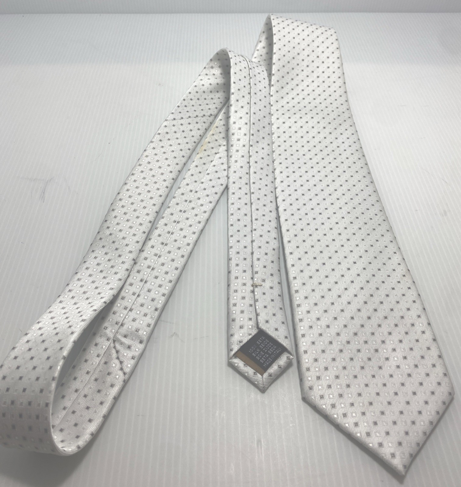 Authentic Luxury Morgana Italy Pointed Dots Ivory On 100% Silk Necktie 58in T30