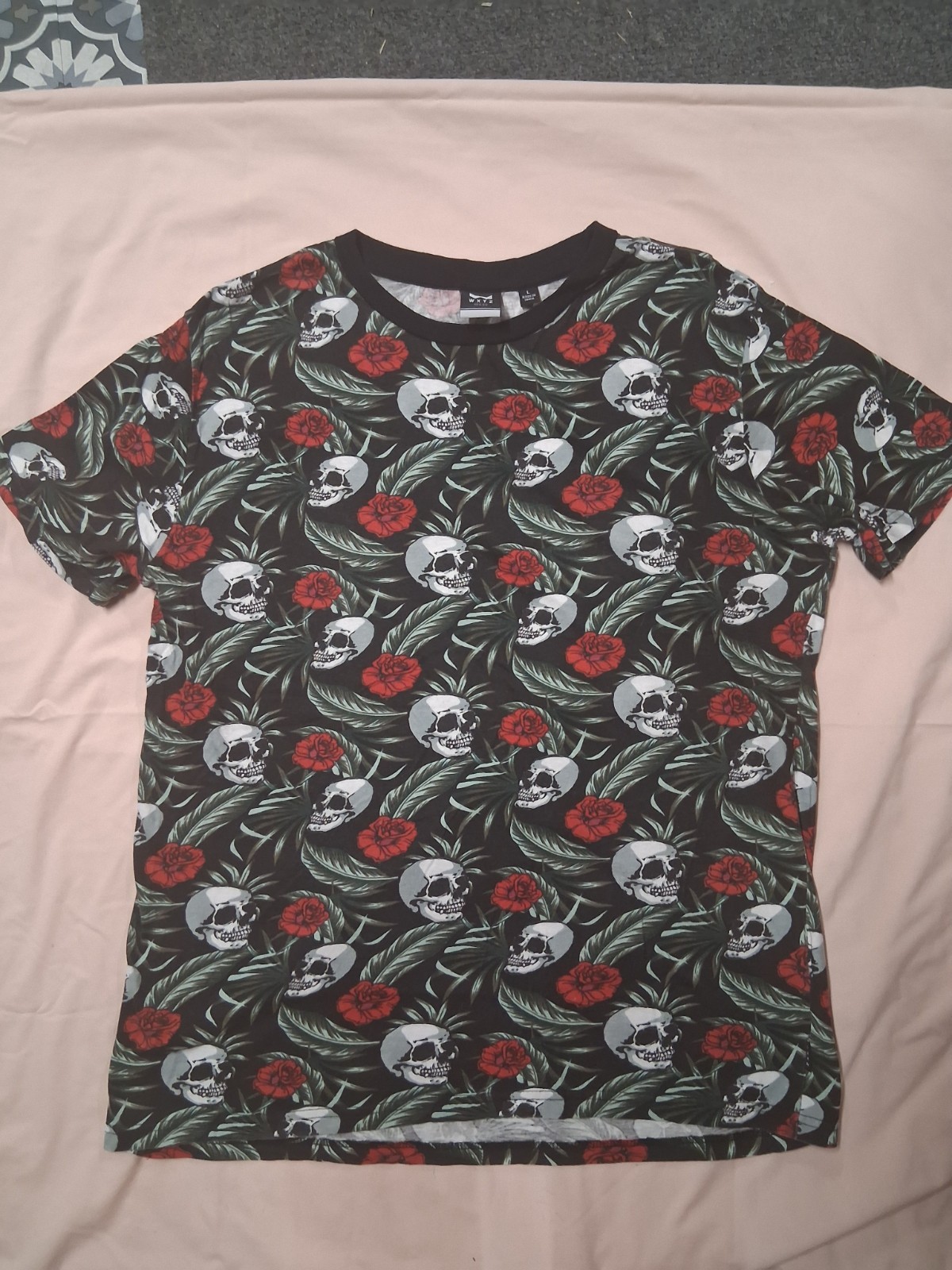 WXYZ MFG.CO Men’s Black Skull Floral Graphic Print Crew Neck T-Shirt L