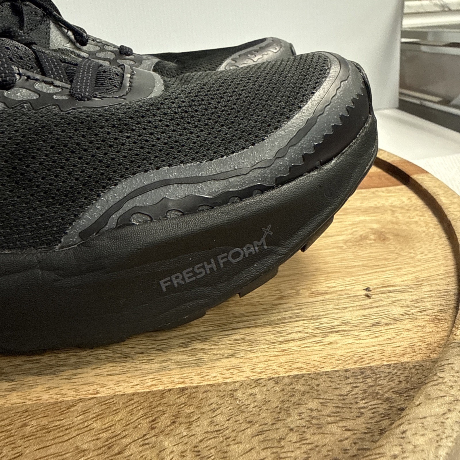 New Balance Fresh Foam X Hierro v8 GORE-TEX Trail Running Shoe Mens Sz 9.5 Black