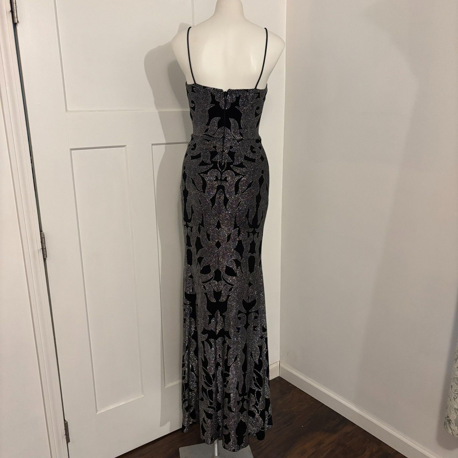B&A by Betsy & Adam Sparkly Silver and Black Formal Baroque Evening Gown Dress