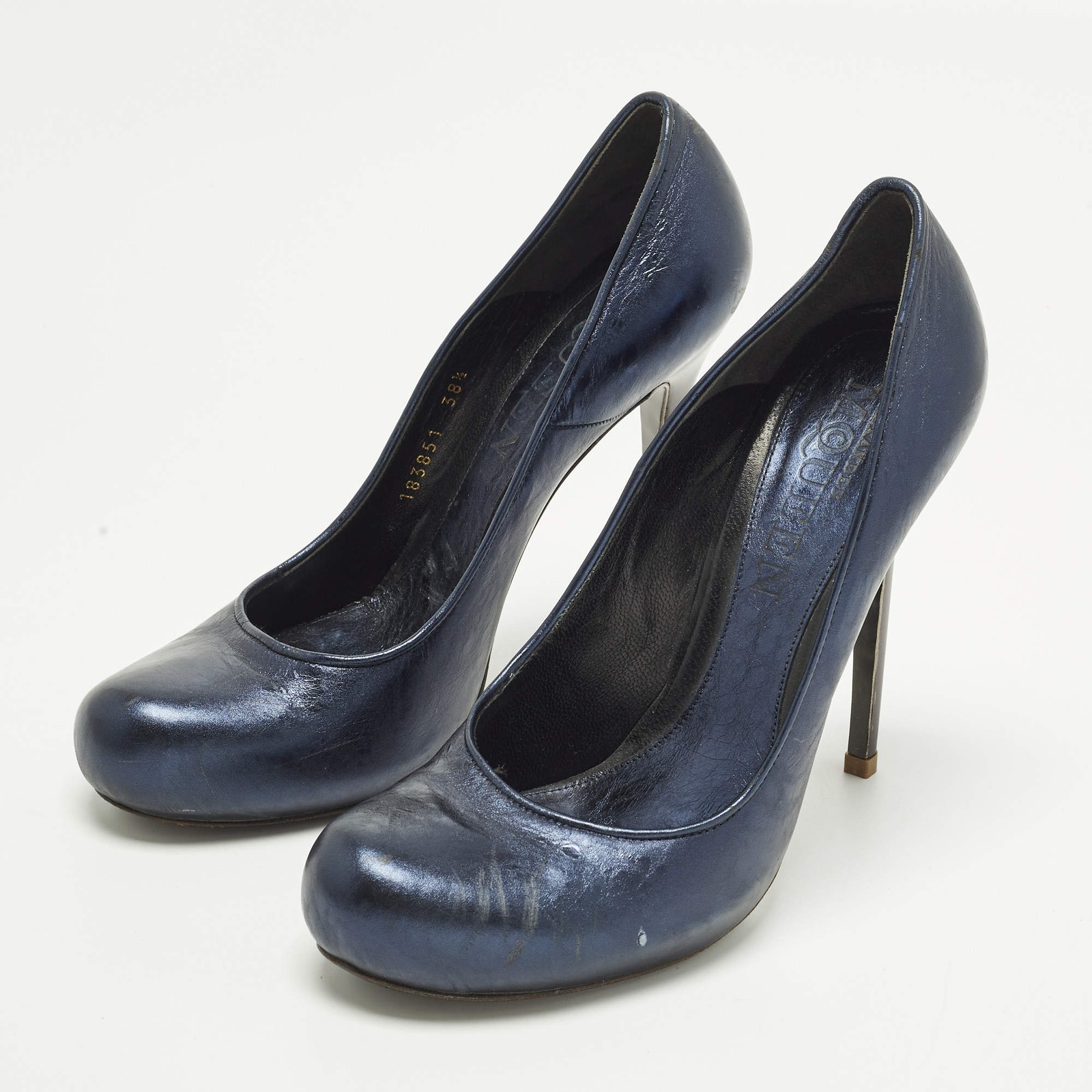 Alexander McQueen Size 38.5 Metallic Blue Foil Leather Round Pumps