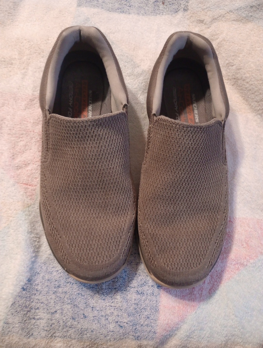 skechers relaxed fit air cooled memory foam