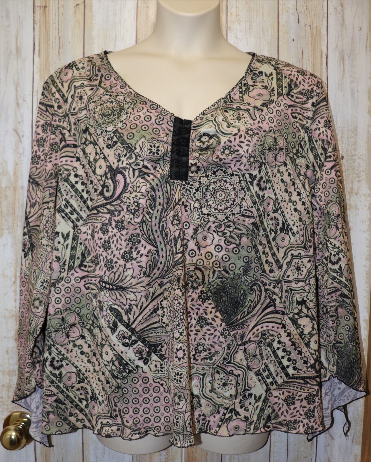 Womens Pretty Floral Faded Glory Long Flared Sleeve Shirt Size 26 28 excellent
