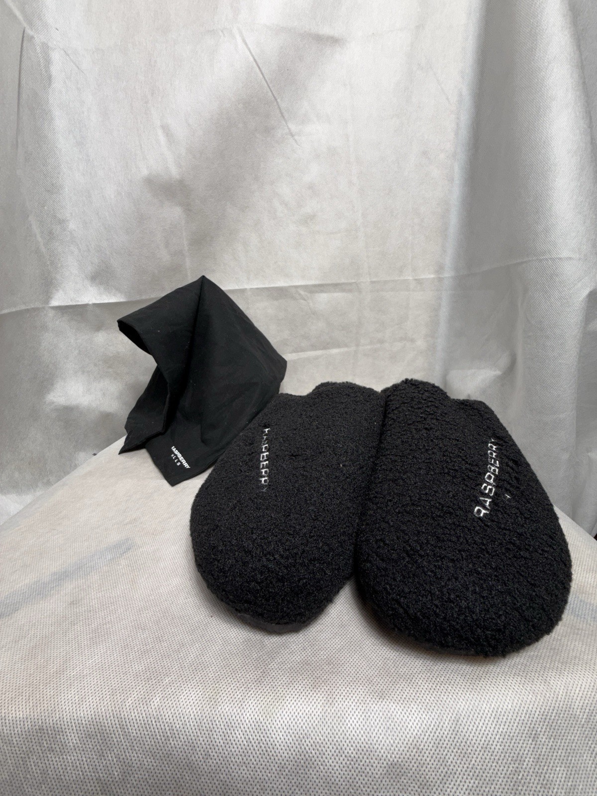 GV Gallery Stacy From The Woods Raspberry Hills Black Slippers Mules Men 12.5