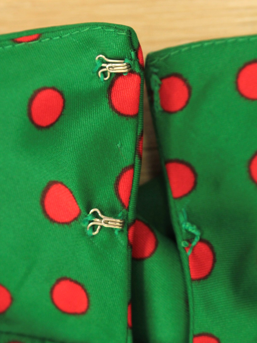 VTG 60s Green & Red Polka Dot Mod Pleated Skirt Dress Sz M 1960s Carlye