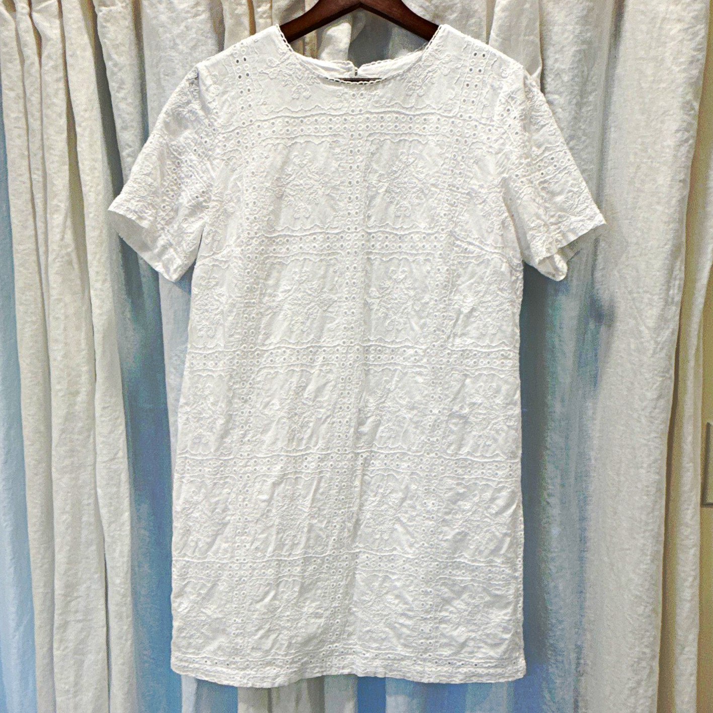 LOFT White Eyelet Shift Dress Lined Zip Back Size 12 100% cotton