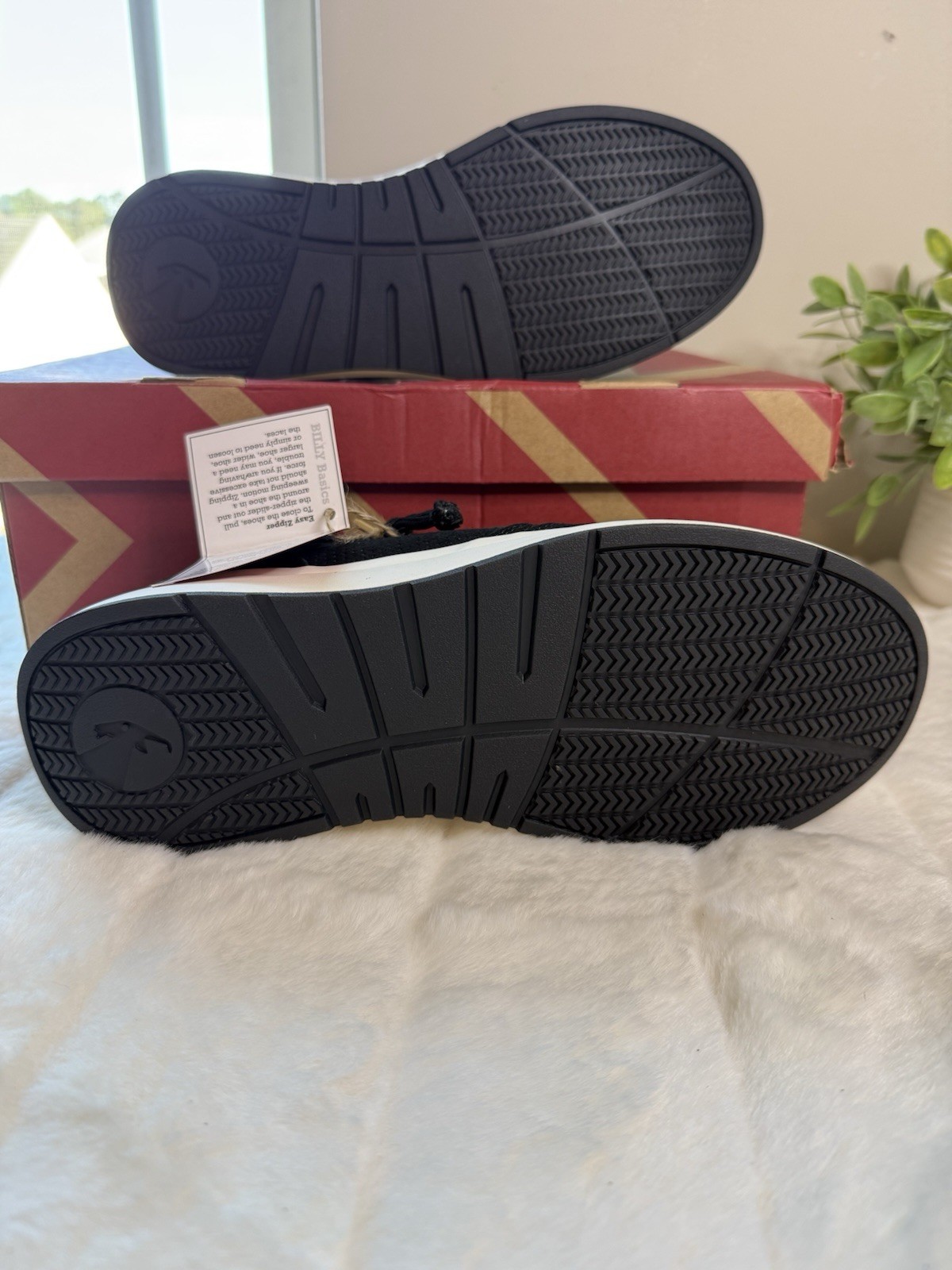 BILLY Footwear Comfort Jogger Low Top Lace-Up Zip Sneakers Black Suede Unisex