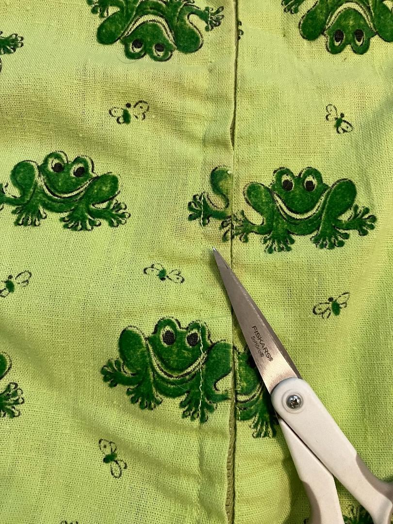 60’s Vintage Handmade Green Frog Novelty Print Gogo Go Go Twiggy Mini Dress