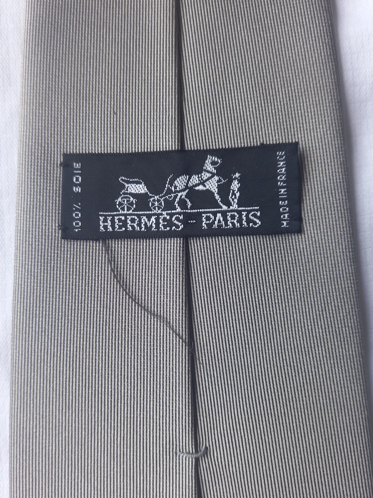 GRAY SOLID COLOR TIE BRAND: HÈRMES, FRANCE