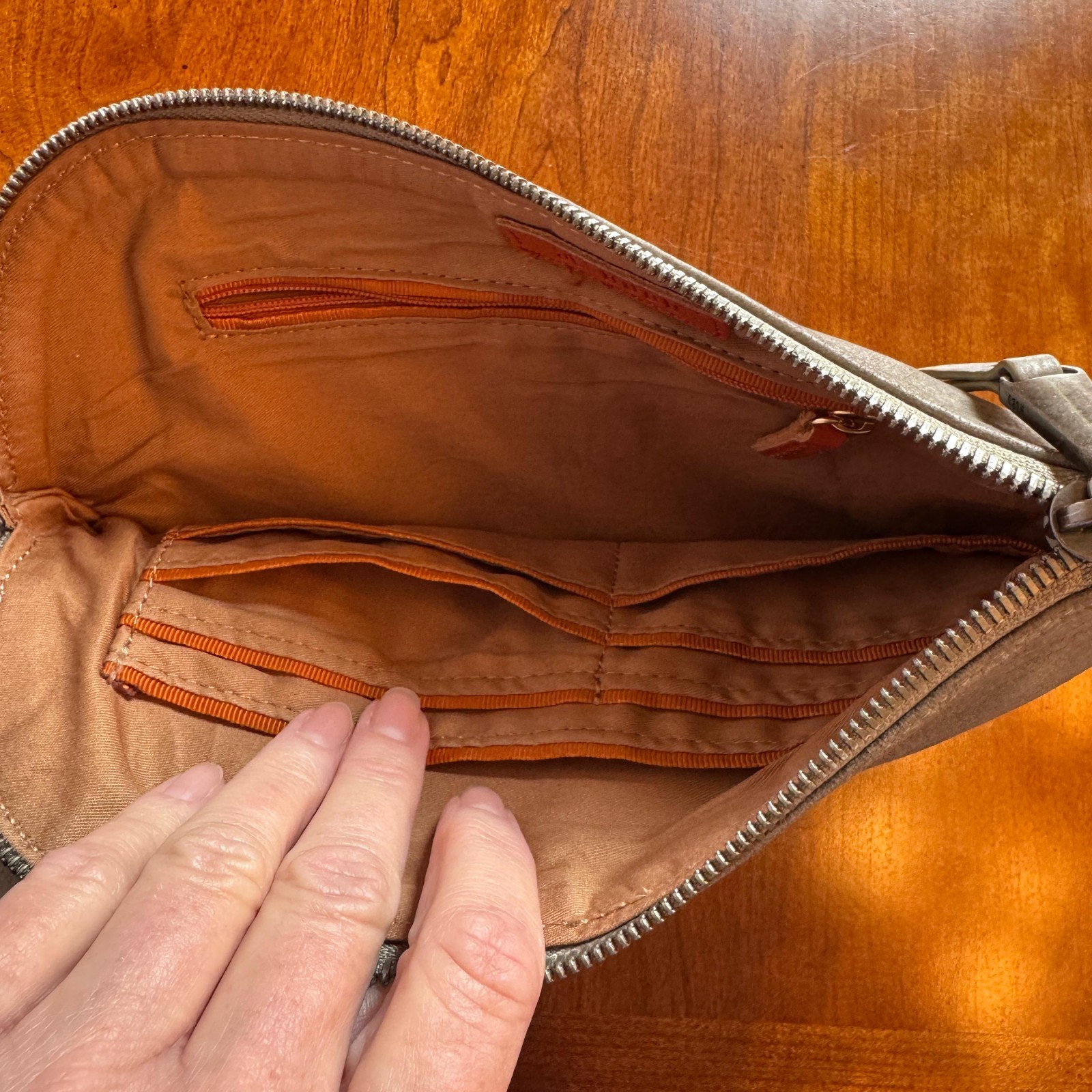 Hobo International Sable Gray Leather Wristlet Clutch Circular Handle Zip Wallet