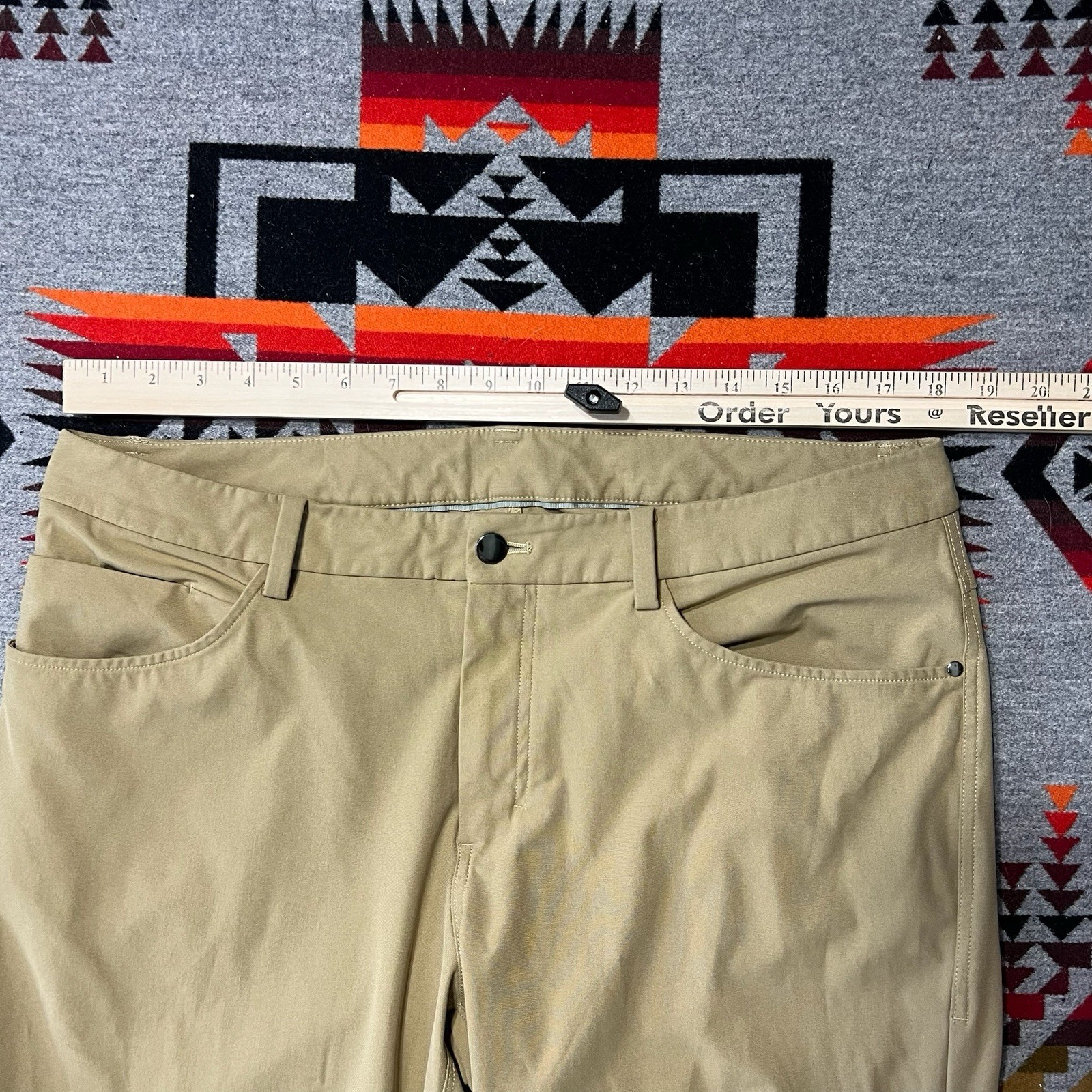 Lululemon ABC Classic Fit Pants Mens 36×31 Beige Khaki Stretch 5 Pocket Chino B2