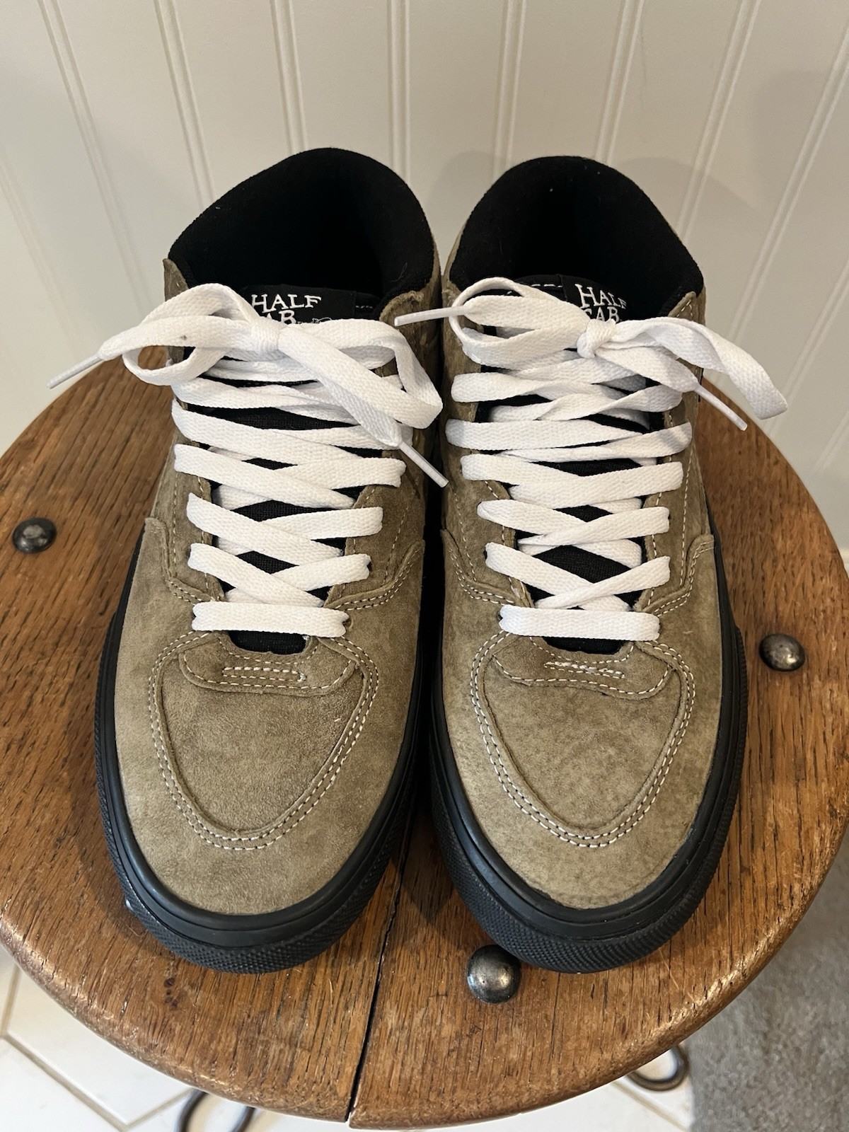 MENS NEW VANS SKATE HALF CAB. PIG SUEDE OLIVE BLACK. SIZE 7.5. NEW SUMMER COLOR