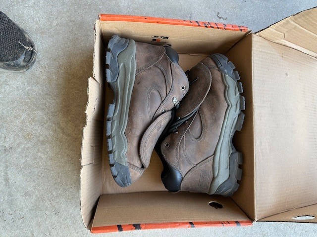 Mens Metatarsal work boots size 9.5