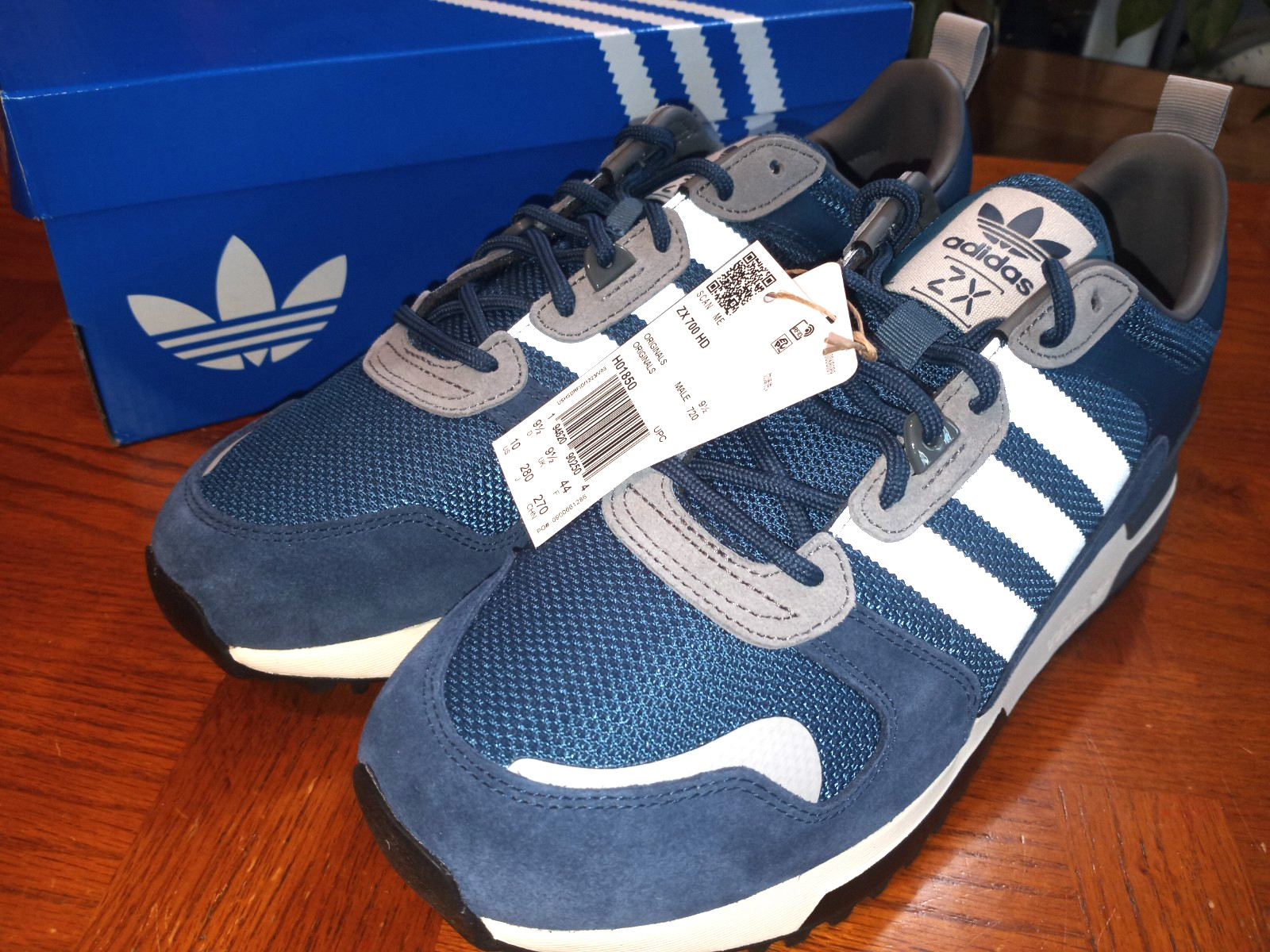 NEW MENS ADIDAS ZX 700 HD SZ 10 IN BOX RETAIL $120
