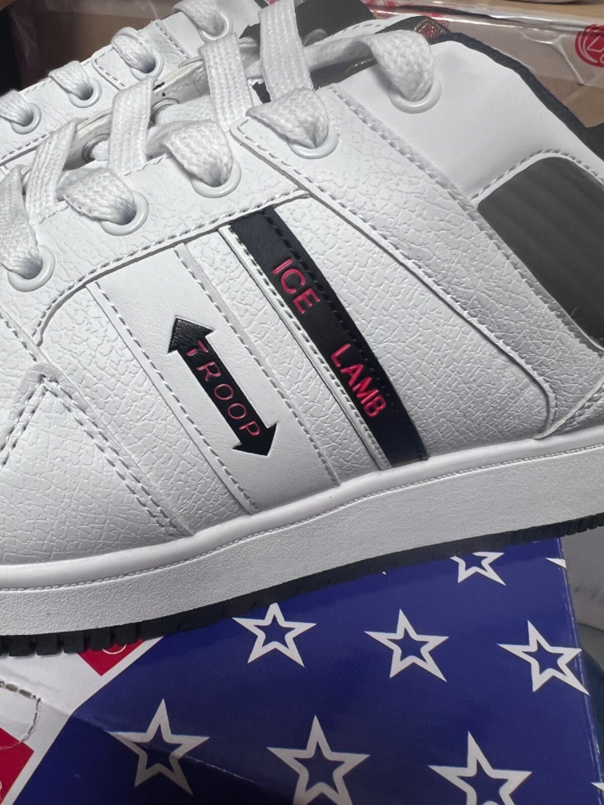 Troop Ice Lamb Low rise white black red new 8 8.5 9 9.5 10 11 12 13