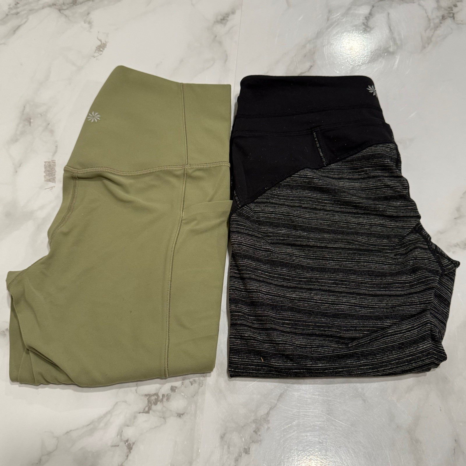 ATHLETA Salutation Stash Pocket II Capri Leggings lot of 2 Size small Nylon Span