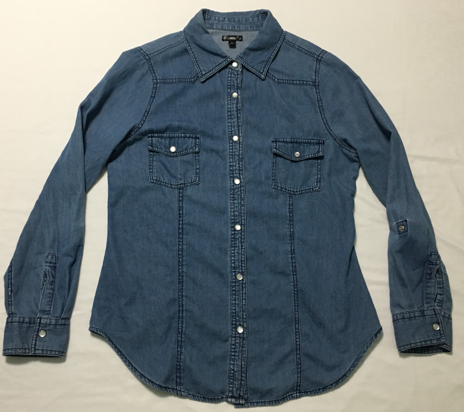 Hannah Womens Chambray Denim Shirt Size S Pearl Snap Roll Tab Sleeve 100% Cotton