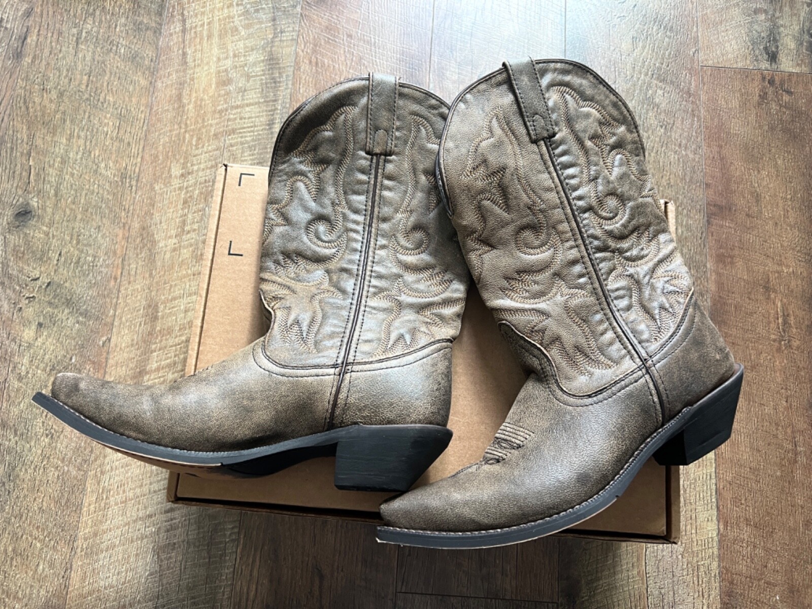 Laredo Womens Access Goat Snip Toe Dress Boots Mid Calf Low Heel 1-2″ Size 10