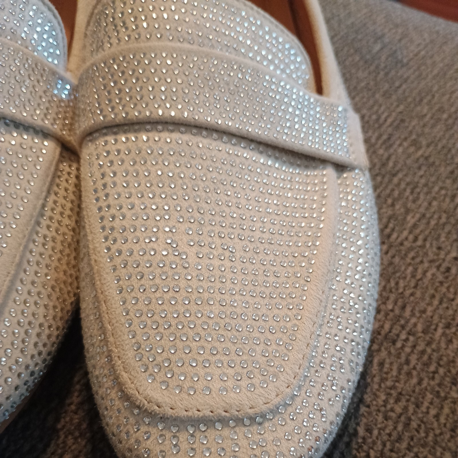 Wild Diva Women’s Slip-On Loafer Flats beige/Silver Rhinestone Faux Leather 10